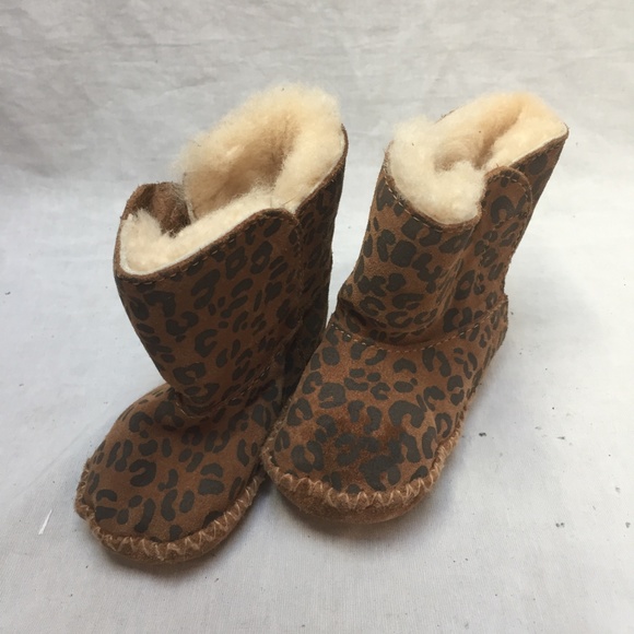 Mini UGG Leopard Boots Size: 2/3 - Picture 3 of 8